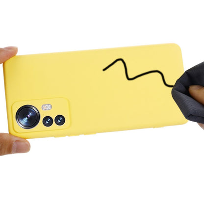 Hülle für Xiaomi 12 Pro Handyhülle Silikon Case Cover Etui Schutzhülle Matt Gelb